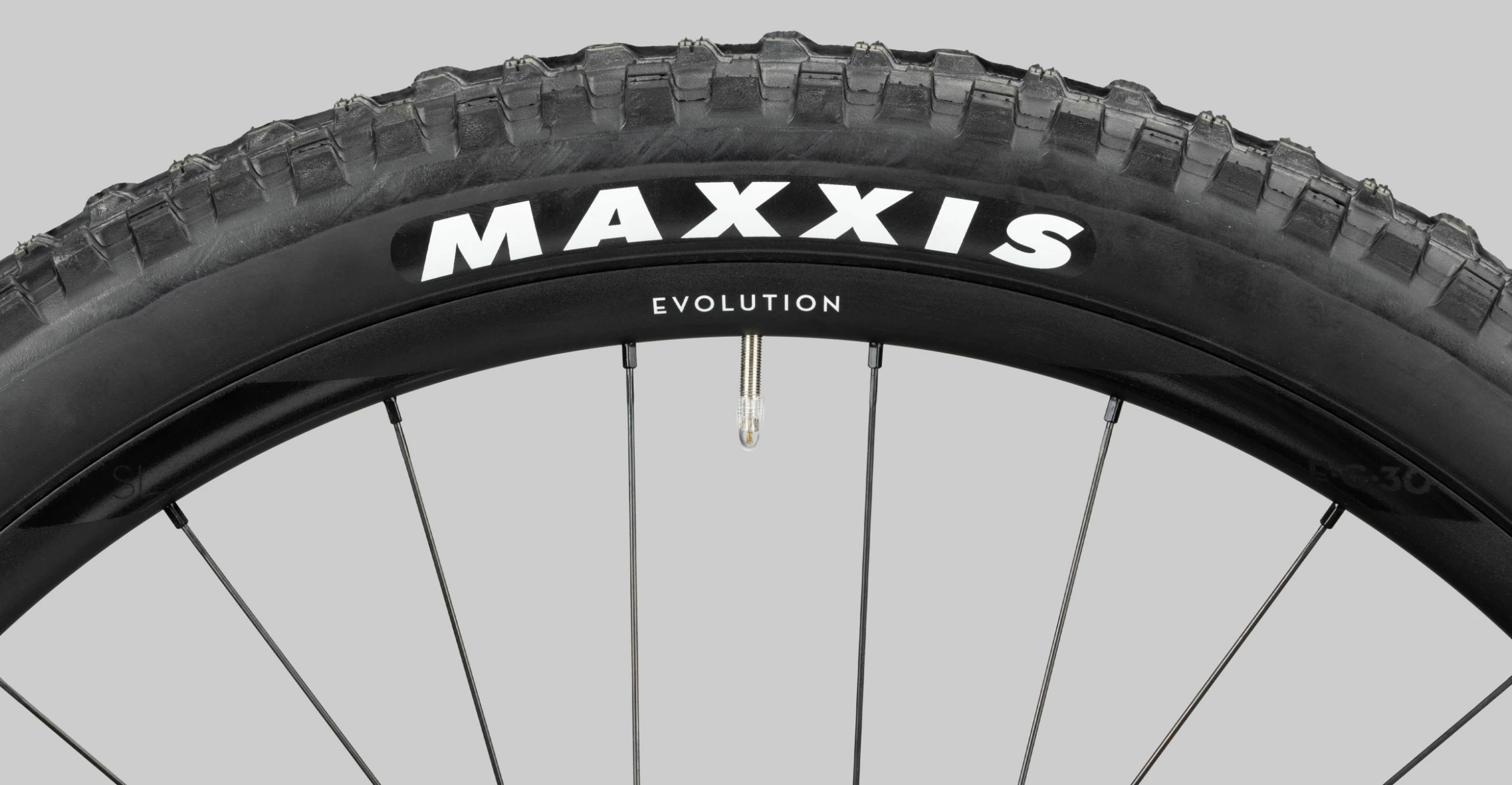 Radon Deft 10.0 750 4 Radon Deft 10.0 750 – Image 4