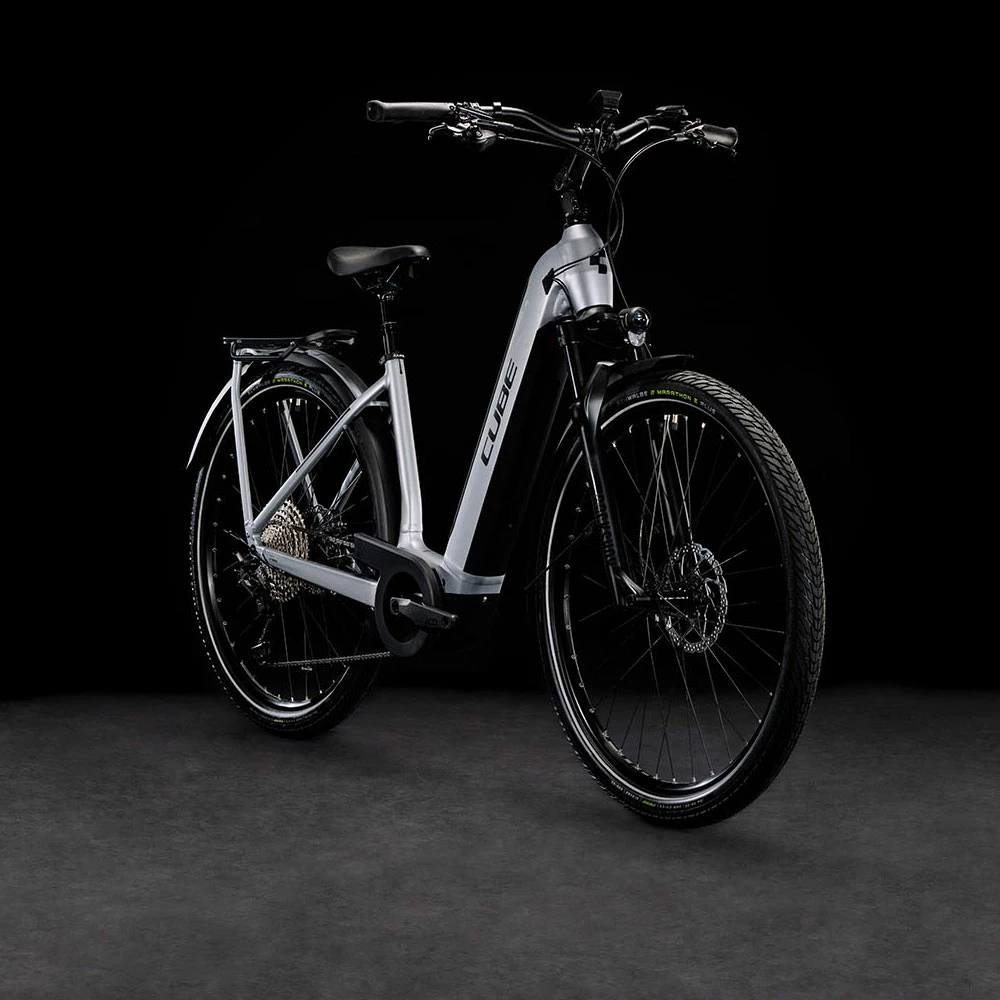 Cube Kathmandu Hybrid SLX 750 Easy Entry Polarsilver´n´black 2 Cube Kathmandu Hybrid SLX 750 Easy Entry Polarsilver´n´black – Image 2