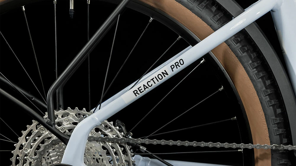 Cube Reaction Hybrid Pro 750 Allroad Easy Entry Flashwhite´n´black 5 Cube Reaction Hybrid Pro 750 Allroad Easy Entry Flashwhite´n´black – Image 5