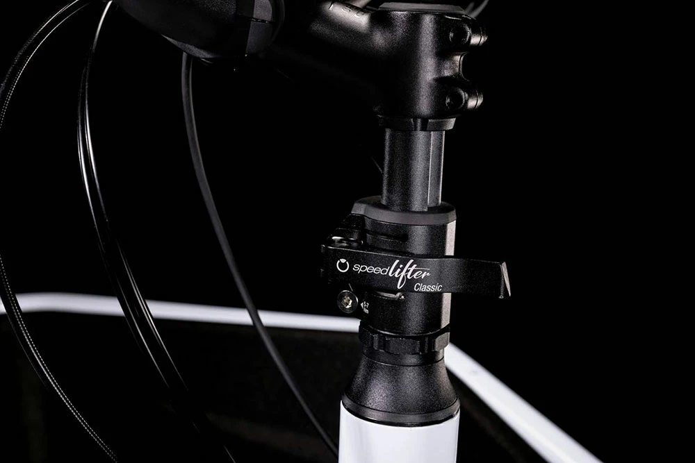 Cube Cargo Hybrid 500 Flashwhite´n´black 6 Cube Cargo Hybrid 500 Flashwhite´n´black – Image 6